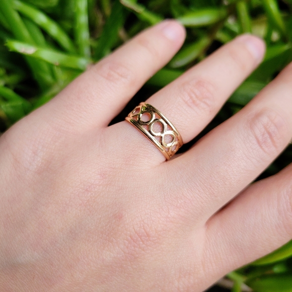 New Classic Gold Simple Dainty Infinity Ring Band & Toe Ring - Picture 5 of 7
